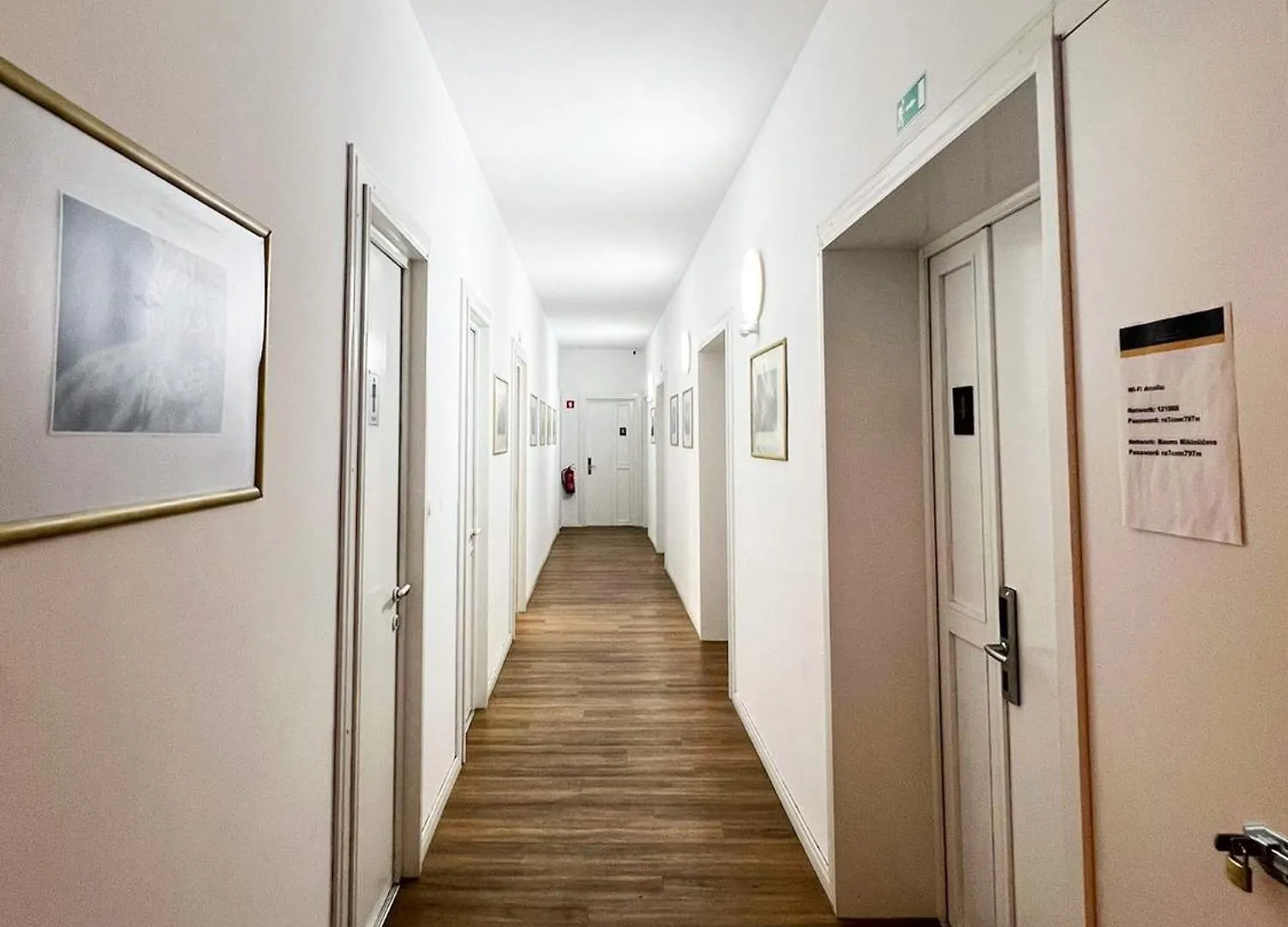 Rooms Miklosiceva Ljubljana 0*,